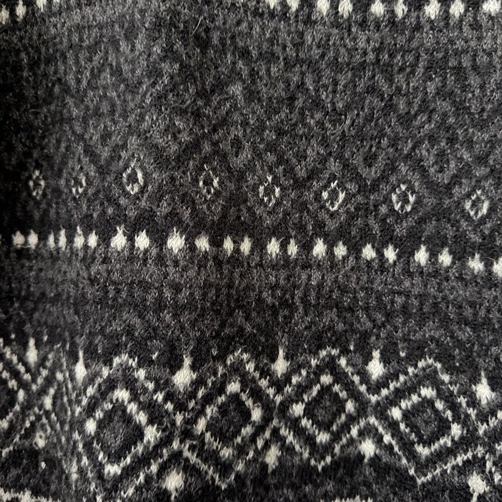 Sweater - Picture 2 of 5